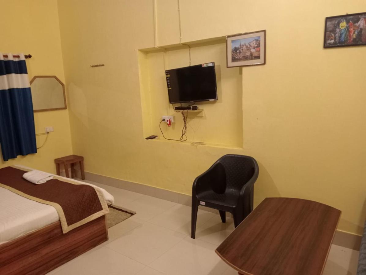 Gangotri Inn Varanasi Exterior foto