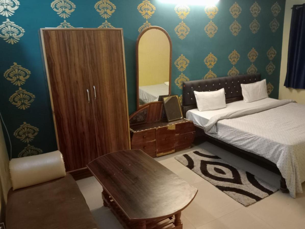Gangotri Inn Varanasi Exterior foto